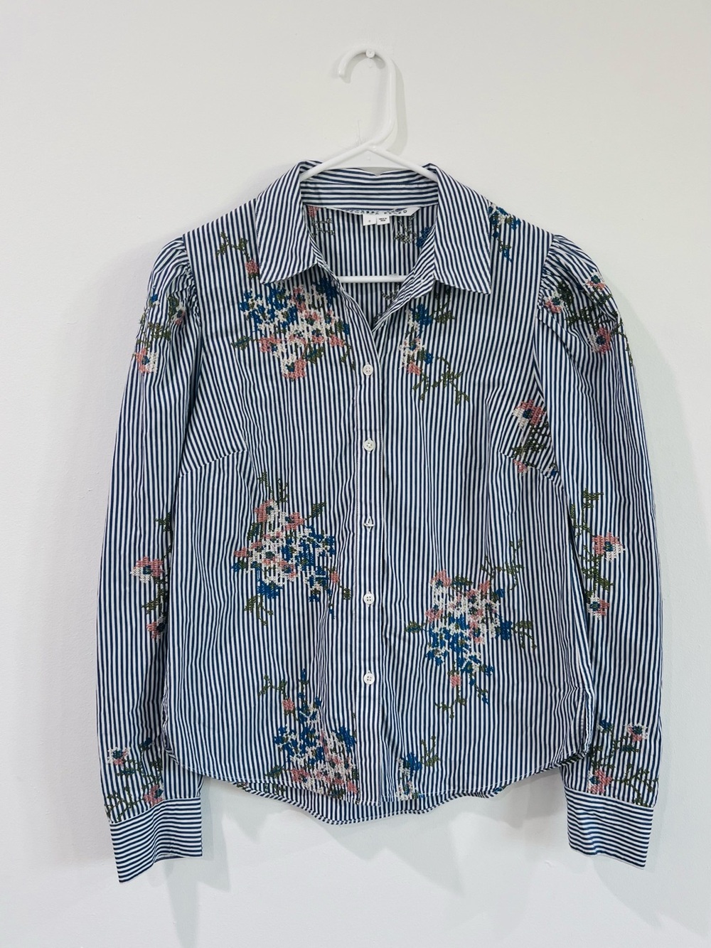 Veronica Beard Embroidered Striped Shirt 8 Floral Preppy Coastal Boho Button Up